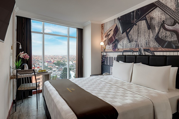 Deluxe Room with Premium suite with separate living area